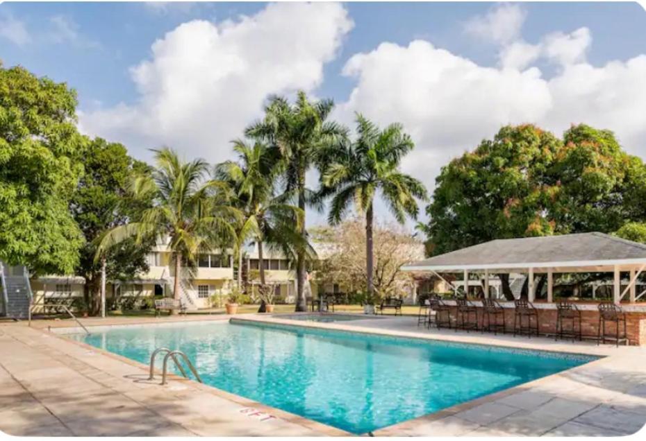 Beryls At Seawind On The Bay , Montego Bay , Jamaica Apartment ภายนอก รูปภาพ