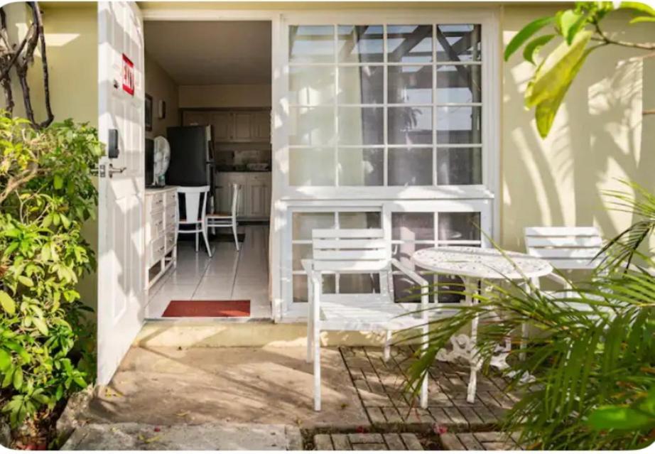 Beryls At Seawind On The Bay , Montego Bay , Jamaica Apartment ภายนอก รูปภาพ